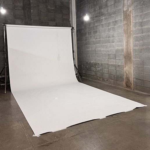 Estúdio fundo branco meia diária